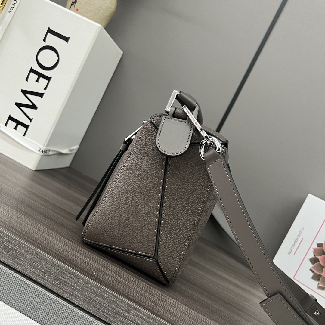 Loewe Puzzle Bags